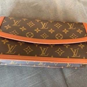 Vintage Louis Vuitton Dame pochette clutch
